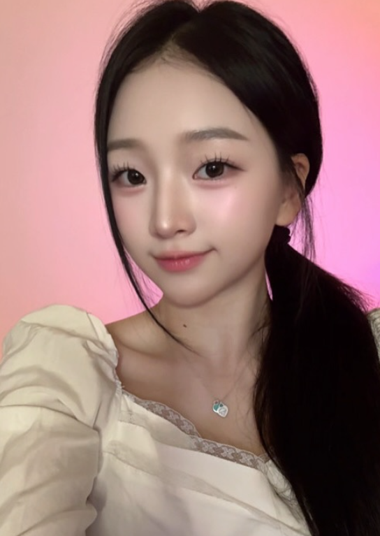 Lee Yeon-jin cheerleader