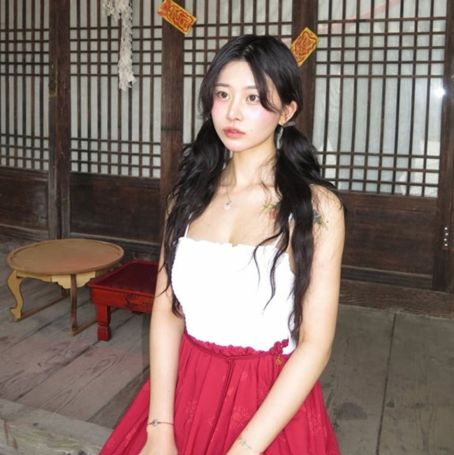 노슬비 가슴 성형 고백, 재수술 후 변화와 반전 비하인드