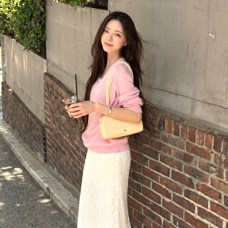 있지 유나의 여친룩, 사복 패션으로 보여준 자연스러움