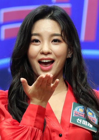 신미래, 결혼 후 음악 활동 재개하며 전한 눈부신 근황