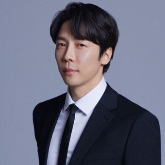 가수 에녹, 감정의 무대 뒤 숨겨진 사연과 근황 공개