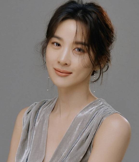 이청아 아버지의 혹평을 딛고 입증한 배우의 반전 근황