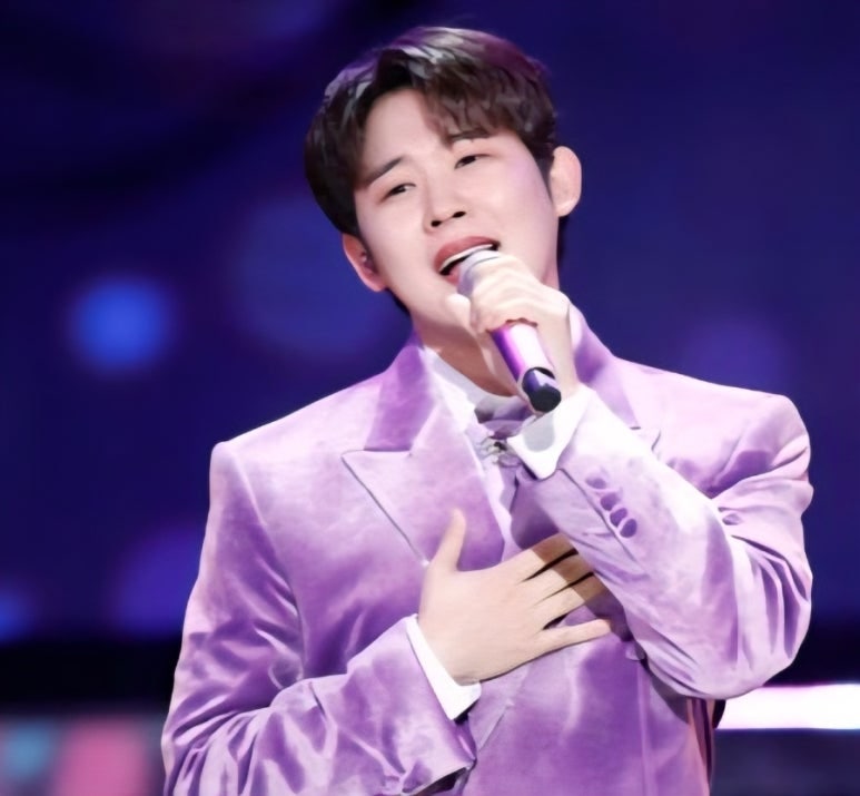 진욱 미스터트롯2 이후 가족과 일상 공개 반전 매력