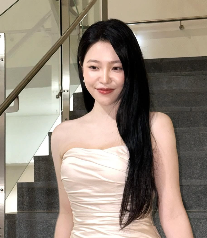 레드벨벳 예리, 보디수트 패션으로 드러낸 반전 매력